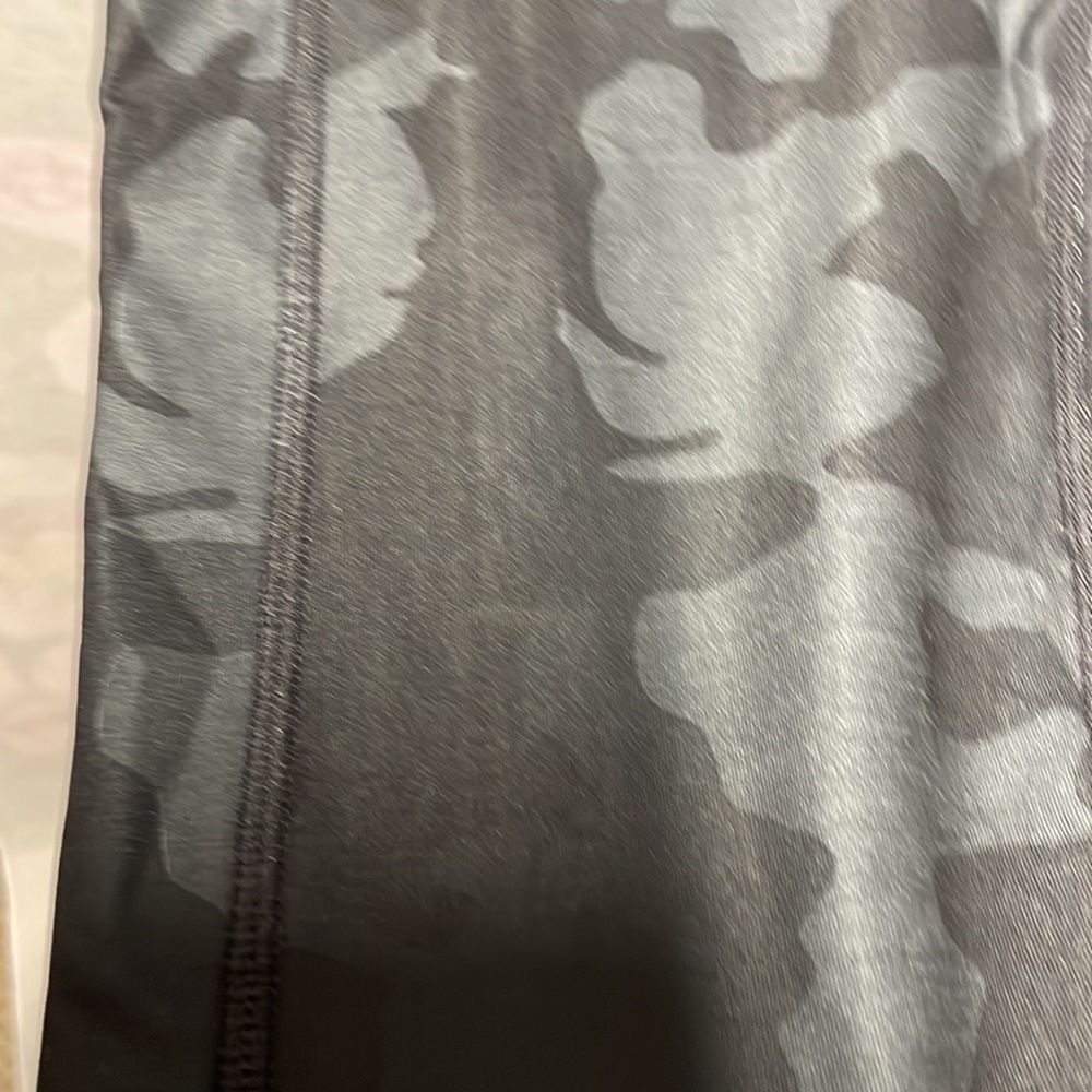 NWT PrANa black camo high rise legging - Picture 14 of 15